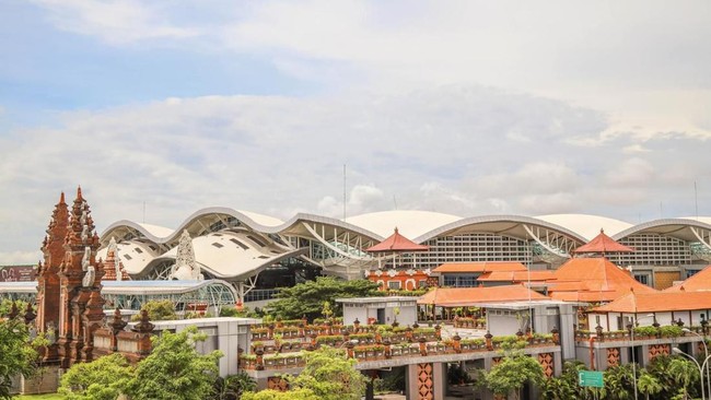 Dukungan diwujudkan InJourney melalui peningkatan standar pelayanan dan penguatan konektivitas penerbangan di Bandara I Gusti Ngurah Rai secara berkelanjutan.