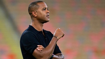 Berita Olahraga Terkini CNN Sport : Mimpi Timnas Indonesia ke Piala Dunia Pupus, Kluivert Pukul Bench