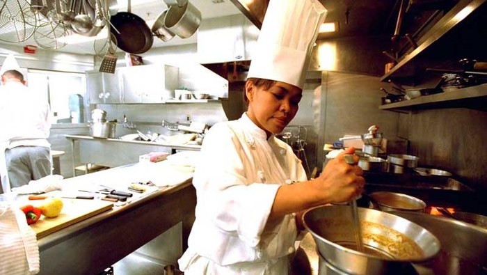 Kenalan dengan Cristeta Comerford, Mantan Chef Perempuan Pertama di Gedung Putih