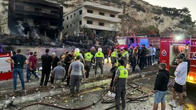 FOTO: Serangan Udara Israel Bombardir Lebanon Selatan, 1 Tewas