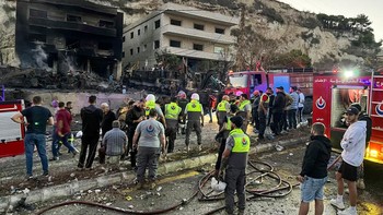 FOTO: Serangan Udara Israel Bombardir Lebanon Selatan, 1 Tewas