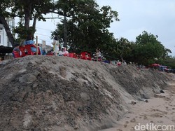 Gundukan Tebing Pasir yang Bikin Beda Wajah Pantai Kuta