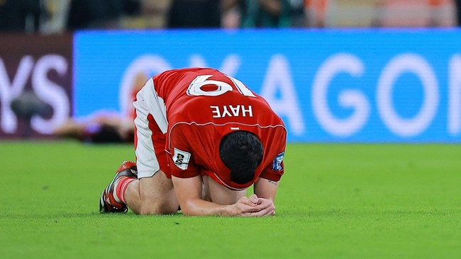 Dua pemain Timnas Indonesia, Thom Haye dan Shayne Pattynama, disanksi FIFA larangan tampil empat pertandingan.