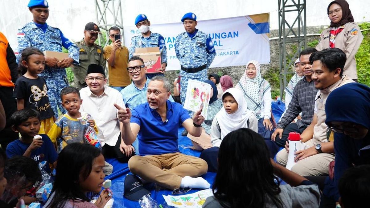 Zulhas Bantu Korban Kebakaran Pengadegan dengan Pangan dan Modal Usaha