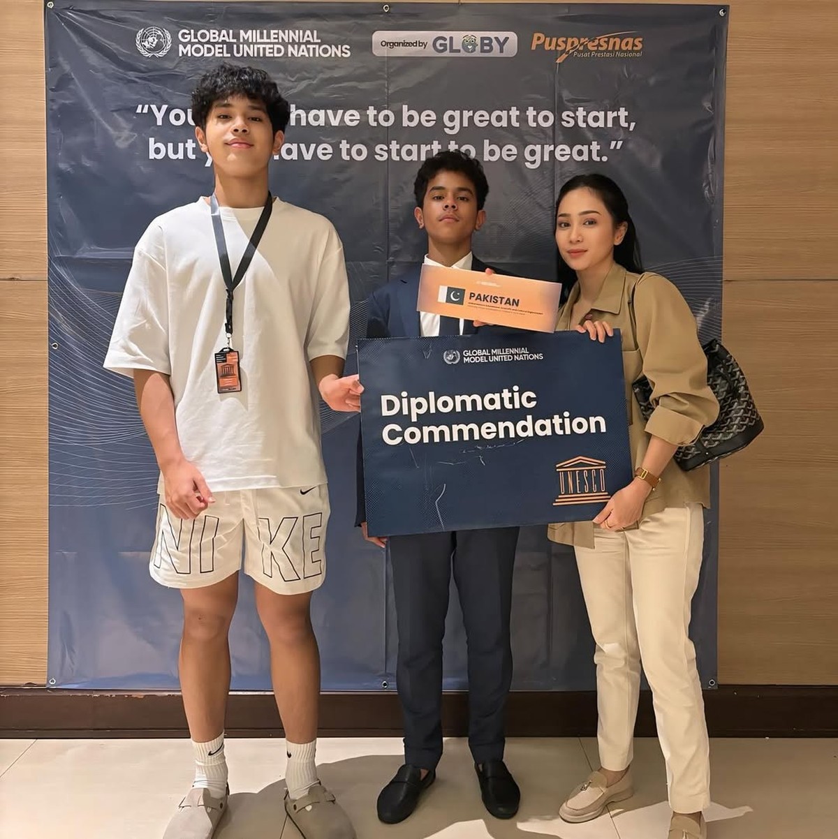 Anak Bunga Zainal dan Sukhdev Singh