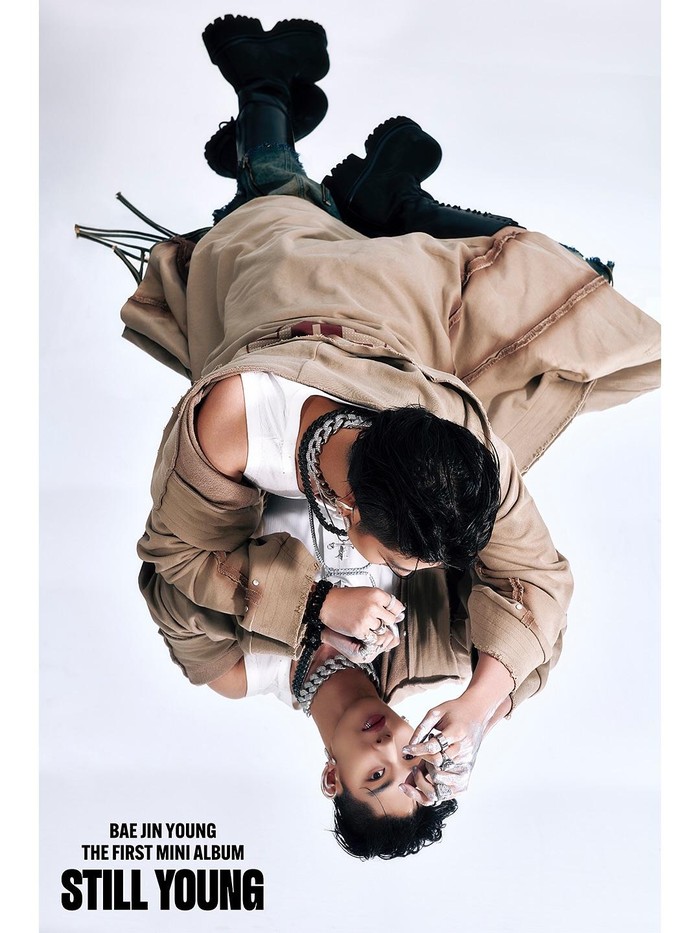 Proyek solo ini menandai langkah baru Bae Jin Young dalam kariernya di industri musik Korea.