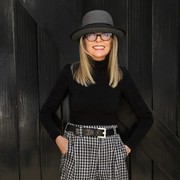 The Icon! Menilik Gaya Androgini Ala Diane Keaton