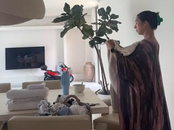 Ada Motor di Dalam Ruangan, Penampakan Rumah Jennifer Bachdim Disorot