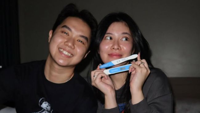 5 Potret Kreator Konten Evelyn Umumkan Kehamilan Pertama, Reaksi Suami Juan Jadi Sorotan