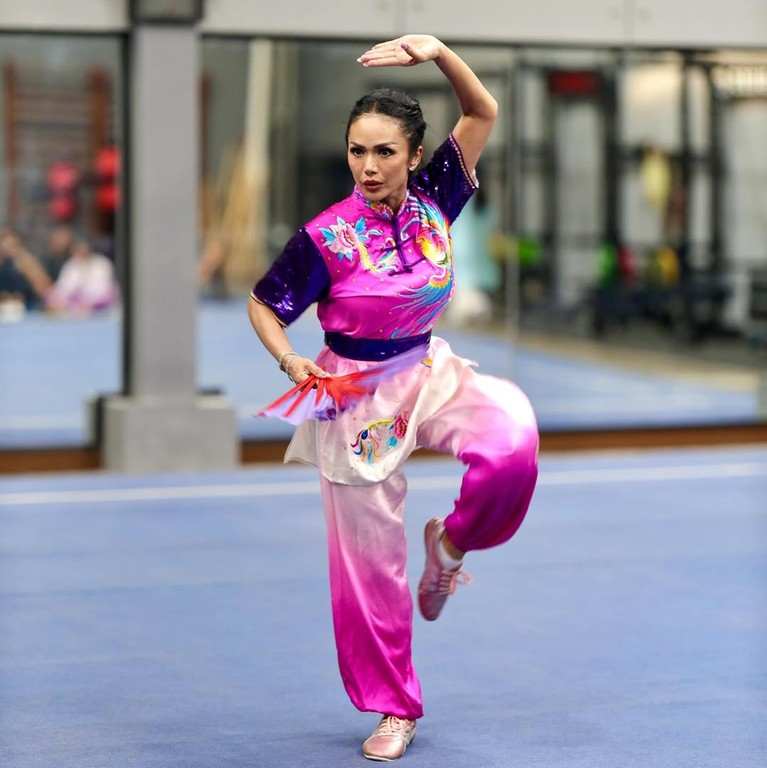 Kris Dayanti Kris Dayanti gabung dengan kontingen Indonesia menjadi atlet wushu untuk kejuaraan internasional di China.