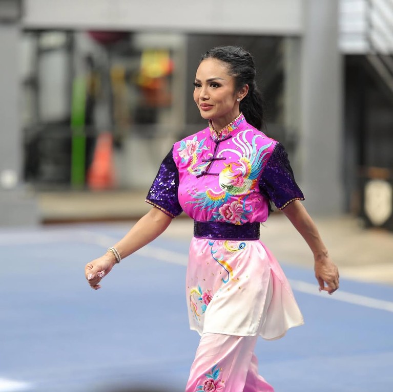 Kris Dayanti Kris Dayanti gabung dengan kontingen Indonesia menjadi atlet wushu untuk kejuaraan internasional di China.