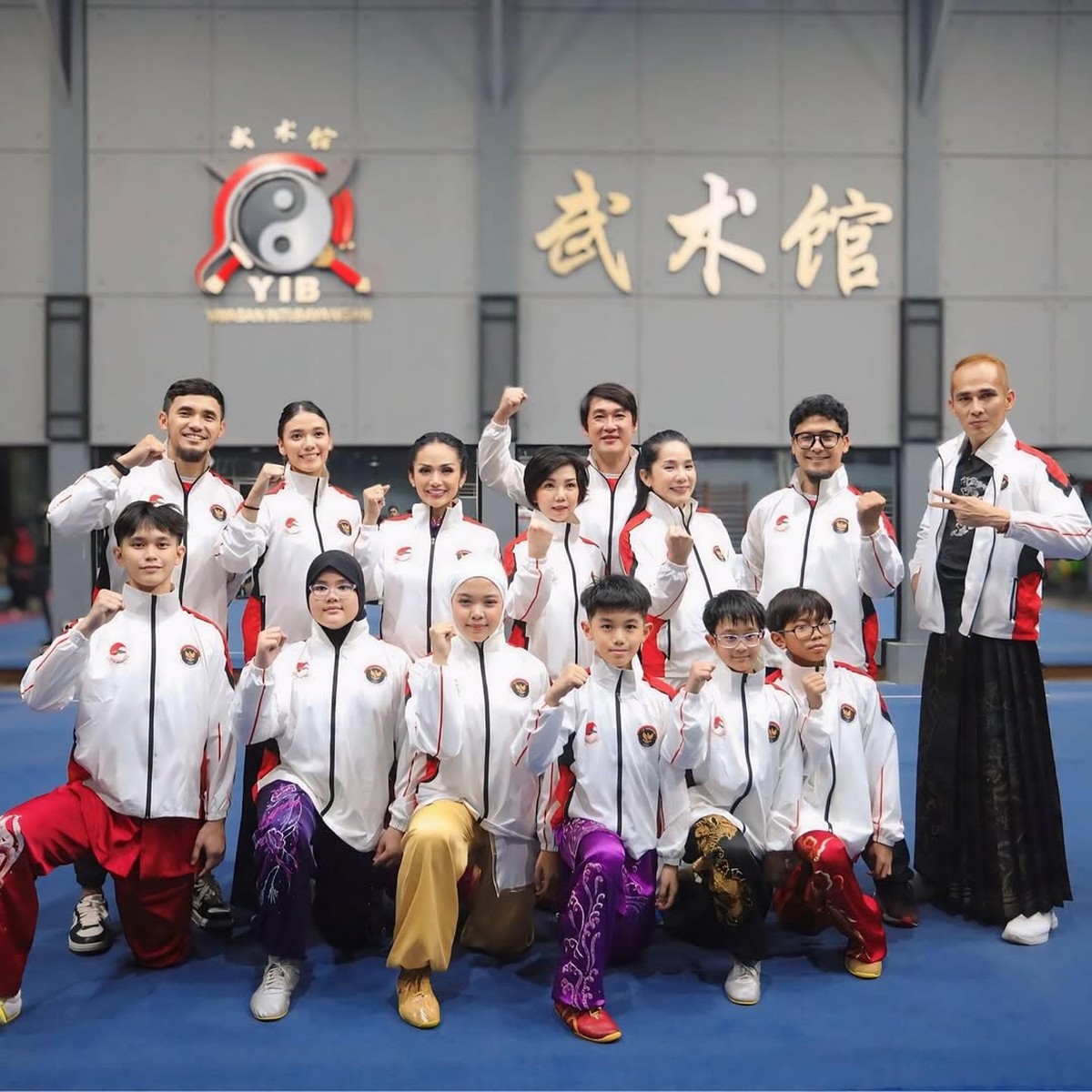 Kris Dayanti gabung dengan kontingen Indonesia menjadi atlet wushu untuk kejuaraan internasional di China&period;