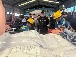 Purbaya Bongkar Kontainer Isi Produk Impor China, Ingatkan soal Penyelundupan