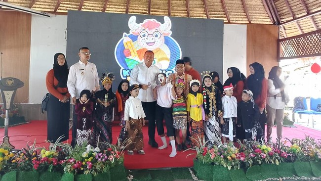 Pemerintah Kabupaten Situbondo meluncurkan Kampung Inggris ZBond di KK 26 Desa Olean, Kecamatan Situbondo, Rabu (8/10).