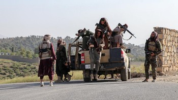 FOTO: Saling Klaim Bunuh Musuh dalam Pertempuran Pakistan-Afganistan