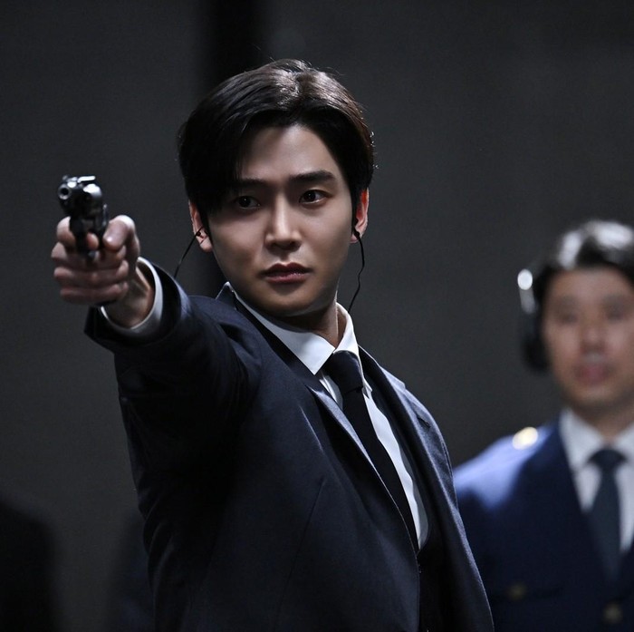Rowoon dikonfirmasi akan turut bergabung dalam film Jepang, The Last Man: First Love. Proyek ini sekaligus menjadi ajang debut sang aktor di layar lebar setelah hampir delapan tahun meniti karier melalui serial drama.