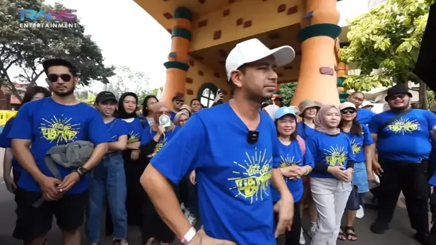 Raffi Ahmad & Nagita Slavina bareng Karyawan RANS Entertainment
