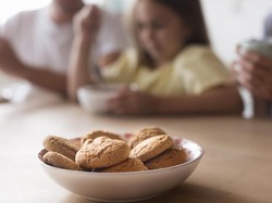 Psikolog Ungkap Pentingnya Ngemil Bareng antara Anak dan Orang Tua
