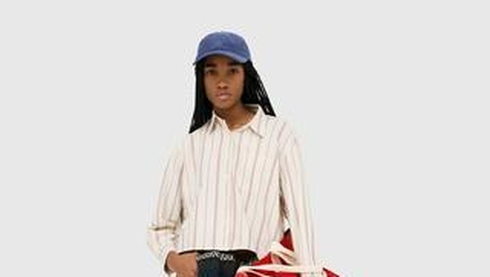 UNIQLO JW Anderson Fall/Winter 2025 dirilis pada Oktober 2025 yang terinspirasi dari gaya warisan khas Inggris.