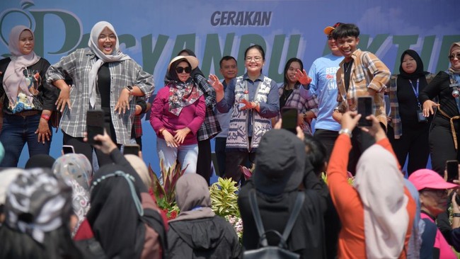 Wali Kota Semarang, Agustina Wilujeng mengapresiasi dukungan kader Posyandu yang menjadi ujung tombak dalam menjaga kesehatan masyarakat.