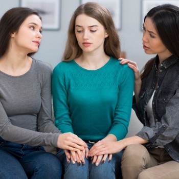 Punya Kecerdasan Emosional Tinggi, 5 Zodiak Ini Selalu Jadi Teman Curhat