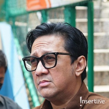 6 Potret Andre Taulany Hadiri Sidang Mediasi Cerai, Erin Absen karena Sakit