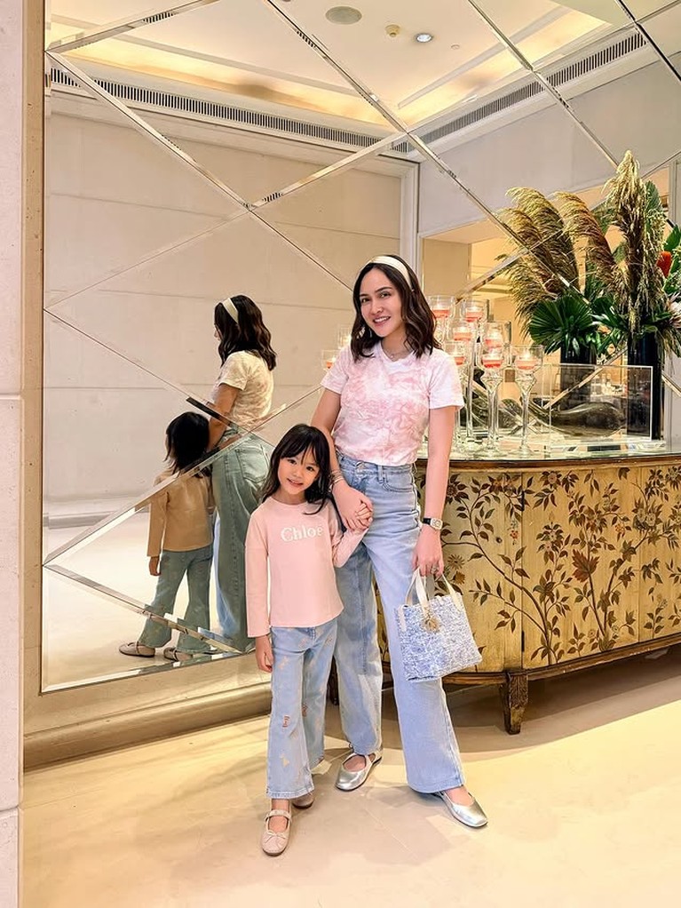 Gaya OOTD Shandy Aulia saat Hangout Bareng Anak