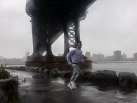 Hujan Lebat dan Angin Kencang Porak-porandakan New York