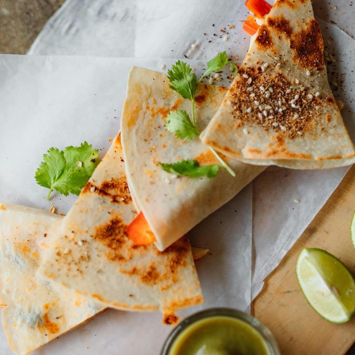 Salah satu olahan telur yang lezat dan cocok untuk sarapan yakni quesadillas, makanan khas Meksiko. Salah satu olahan telur yang lezat dan cocok untuk sarapan yakni quesadillas, makanan khas Meksiko.