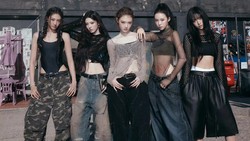 Lirik Lagu Burning Up - MEOVV