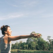 6 Manfaat Berjemur 15 Menit di Pagi Hari untuk Tubuh dan Pikiran yang Lebih Sehat