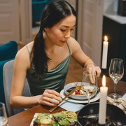 Melihat Kecerdasan Seseorang dari Cara Makan, Ini 5 Hal yang Mereka Lakukan!