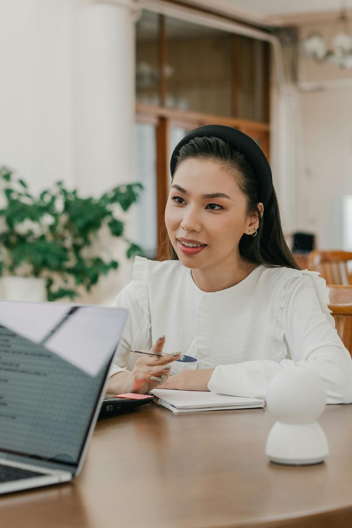 Early risers lebih percaya diri. Bangun pagi meningkatkan optimisme dan kesadaran.