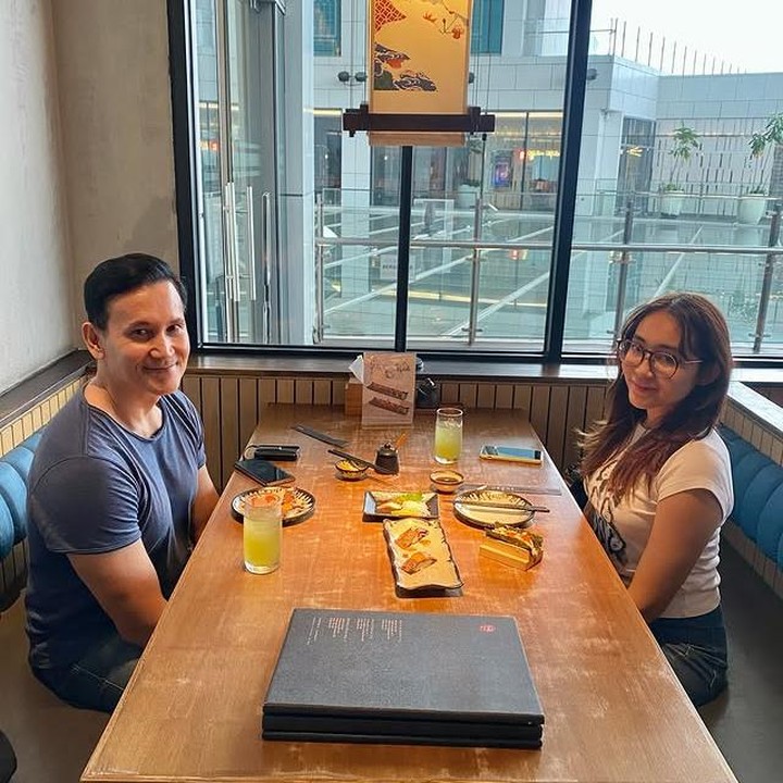 <p>Melalui unggahan di Instagram, Marcellino memiliki hubungan yang dekat dengan Brinette dan kerap menghabiskan waktu bersama. Salah satu momen yang terekam yakni saat keduanya tengah makan bersama di sebuah restoran. (Foto: Instagram @marcelinofrandt)</p>