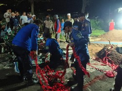 Solidaritas Warga Peusing, Gotong Royong Makamkan Jenazah 200 Kg