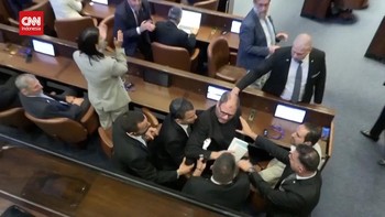 VIDEO: 2 Politikus Israel Diseret saat Desak Pengakuan Palestina