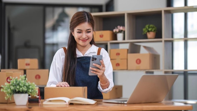5 Cara Menghasilkan Uang dari Smartphone 5 Cara Menghasilkan Uang dari Smartphone