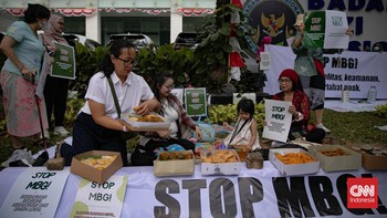 FOTO: Aksi Tolak MBG di Kantor Badan Gizi Nasional