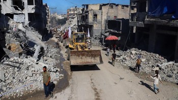 FOTO: Buldoser Mulai Masuk Bersihkan Puing-puing di Jalur Gaza