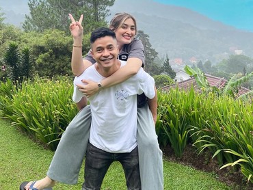 img-title Angbeen Rishi Gugat Cerai Adly Fairuz, Sidang Perdana Masih Bisa Mediasi Bila...