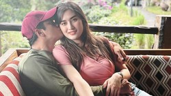 Isu Cerai, 7 Potret Kemesraan Adly Fairuz & Angbeen Rishi Selama 4 Tahun Menikah Disorot