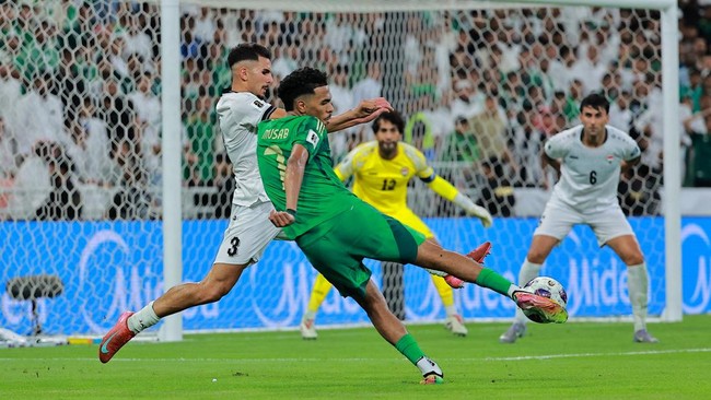 Arab Saudi mengamankan posisi puncak klasemen usai laga melawan Irak berakhir tanpa pemenang. Berikut klasemen Grup B Kualifikasi Piala Dunia 2026 zona Asia.