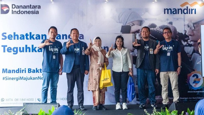 Bank Mandiri hadirkan program Mandiri Bakti Kesehatan untuk 7.000 penerima manfaat di 12 wilayah, berikan pemeriksaan kesehatan dan kesadaran hidup sehat.