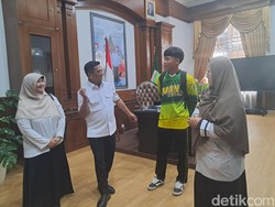 Andra Soni Jelaskan soal Sanksi untuk Siswa SMA di Lebak yang Merokok