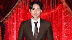 Penghasilan Bulanan Miliaran, Intip 7 Gaya Mewah Kenny Austin Liburan Keliling Dunia