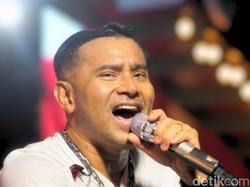 Judika Konser di Malinau, Air Mata Penonton dan Air Hujan Menyatu