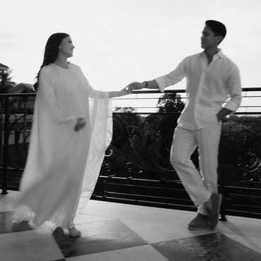 Umumkan Kehamilan Anak Pertama, 7 Potret Terbaru Pangeran Mateen & Istri Siap Jadi Orang Tua