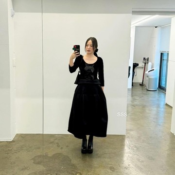 Cantik Nan Memesona, Intip Potret Terbaru Artis Korea Min Hyo Rin