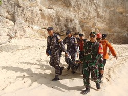 Turis Prancis Tewas Terseret Ombak di Pantai Kelingking Nusa Penida