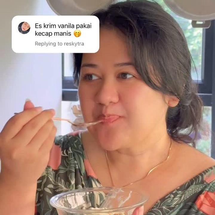 <p>Di kehamilan ini, Putri tetap aktif membuat konten di media sosial. Selain membagikan konten memasak, cucu dari Junus Effendi Habibie ini mulai sering bikin konten soal kehamilan, dari mulai perubahan tubuh selama hamil hingga ngidam makanan yang dialaminya, Bunda. (Foto: Intagram @putrihabibie)</p>